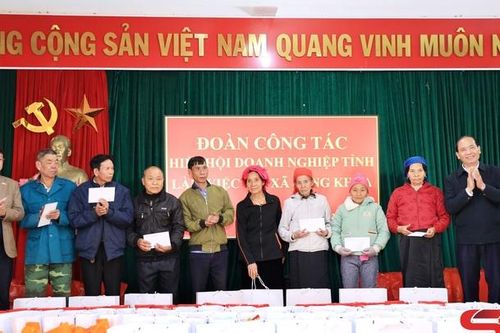 Đoàn công tác của Hiệp hội Doanh nghiệp tỉnh thăm và làm việc với xã Song Khủa