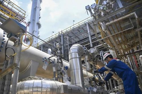 Indonesia đặt mục tiêu dừng nhập khẩu nhiên liệu hàng không vào năm 2027