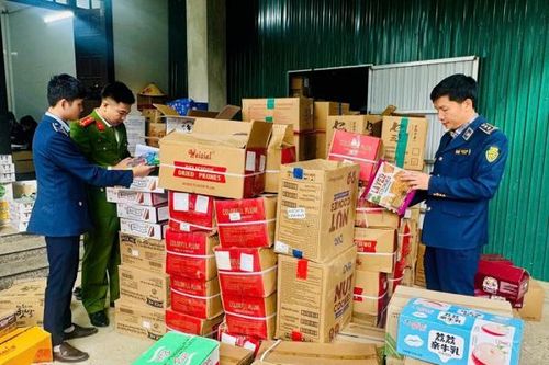 Theo chân trinh sát giữa 'vòng xoáy' hàng lậu ở Quảng Trị