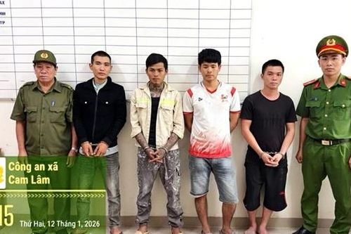 Bắt nhóm hút hít ma túy trong căn nhà thuê, lòi ra kẻ cung cấp… 'hàng'