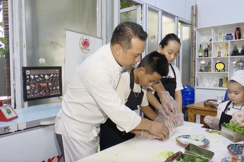 Trải nghiệm làm đầu bếp chuyên nghiệp cho thiếu nhi