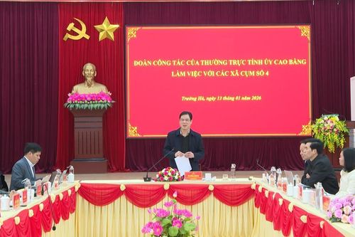 Phó Bí thư Tỉnh ủy, Chủ tịch Ủy ban MTTQ tỉnh Vũ Hồng Quang làm việc với các xã cụm số 4
