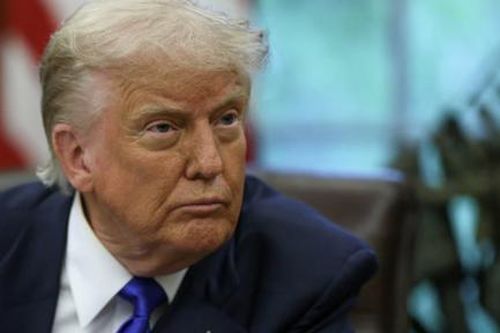 Ông Donald Trump tuyên bố áp thuế 25% đối với các quốc gia giao thương với Iran