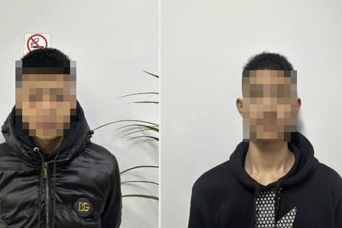 Bắt giữ nhóm thanh thiếu niên dùng bình xịt hơi cay cướp xe máy ở Hà Nội
