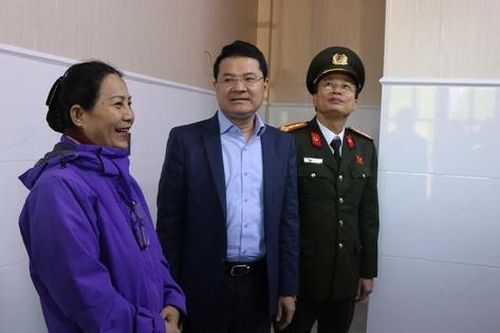 Người dân vùng sạt lở ở Huế đón niềm vui an cư khi 'Chiến dịch Quang Trung' về đích sớm