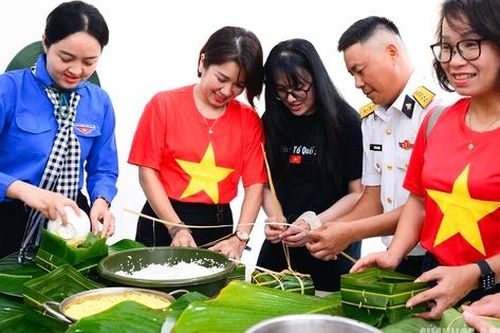 Bánh chưng xanh gắn kết quân dân ở Trạm Rađa 600