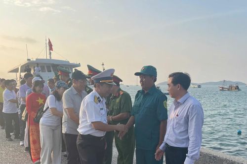 Xuân sớm ở Hòn Đốc – Điểm tựa vững chắc giữa biển Tây Nam