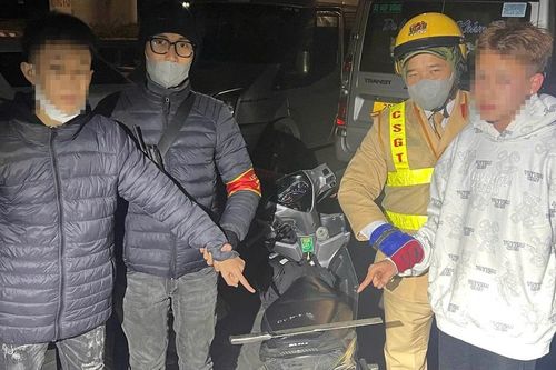 Lực lượng 141 liên tiếp phát hiện đối tượng mang vũ khí 'dạo phố' trong đêm
