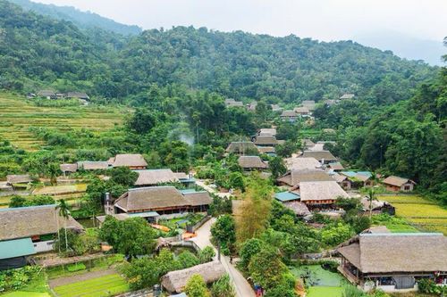 Lấy bản sắc làm gốc để phát triển bền vững