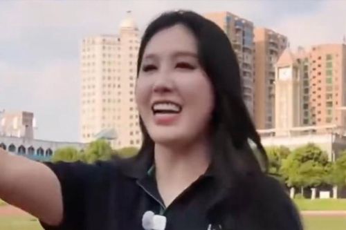 Nữ đại gia TQ hứa tặng mỗi cầu thủ một chiếc ôtô, rồi 'lặn mất tăm'