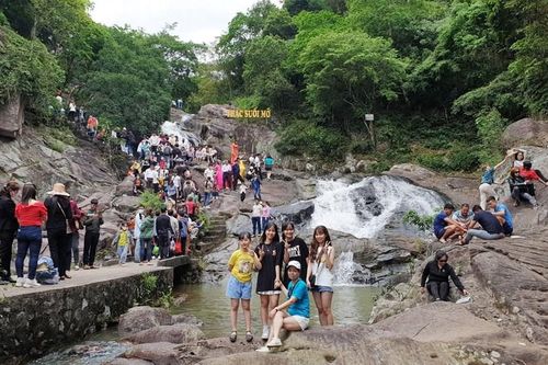 Hơn 95% người lao động bày tỏ vui mừng về 'Ngày văn hóa Việt Nam' 24.11