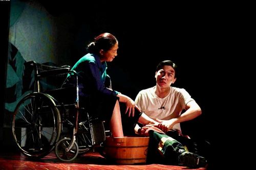 Cần 'chưng cất' đời sống thành nghệ thuật