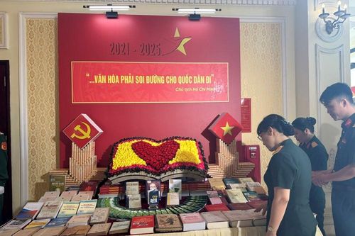 'Ngọn gió' chính sách cho văn học Việt vươn xa