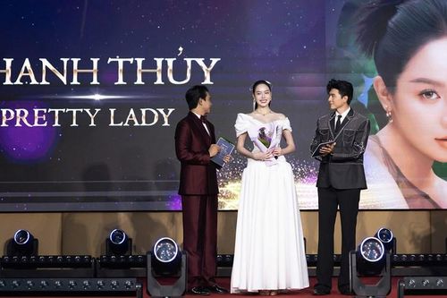 Đoàn Thiên Ân là 'Ngôi sao đang lên', Thanh Thủy là 'Mỹ nhân của năm'