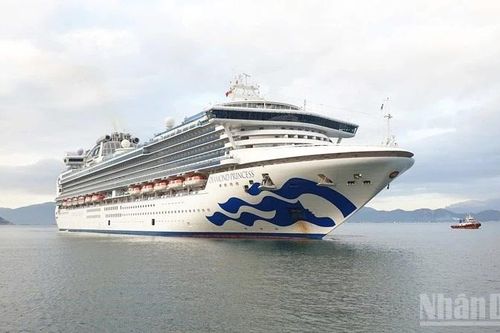 Tàu biển Diamond Princess đưa hơn 2.600 du khách quốc tế đến Cam Ranh