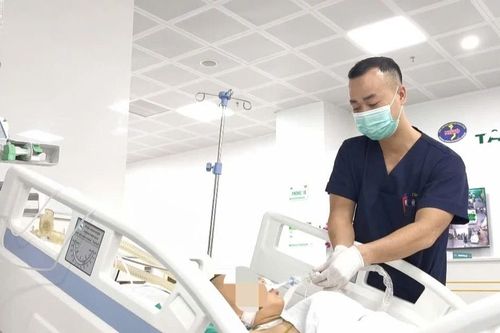 Cứu sống bé trai 15 tuổi ngừng thở, ngừng tuần hoàn vì đuối nước