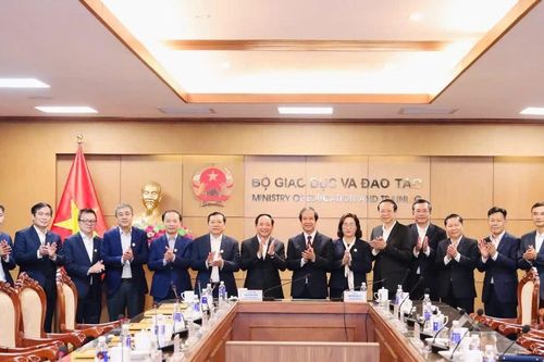 Trong giai đoạn phát triển mới của đất nước không thể thiếu sự đóng góp của ngành giáo dục và đào tạo