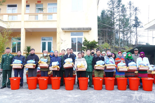 Xuân Biên phòng - Ấm lòng dân bản: Mang Tết trọn vẹn đến đồng bào vùng biên Tuyên Quang