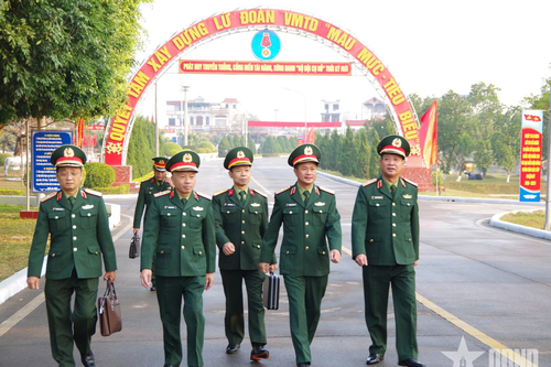 Thượng tướng Lê Quang Minh kiểm tra công tác sẵn sàng chiến đấu tại Lữ đoàn 164