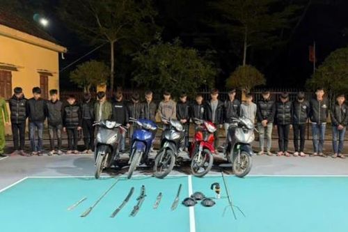 Khởi tố nhóm 'báo thủ' gây rối