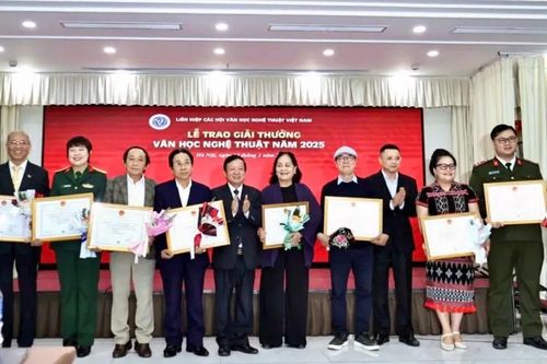 Phim 'Mưa đỏ' được trao Giải thưởng Văn học nghệ thuật năm 2025
