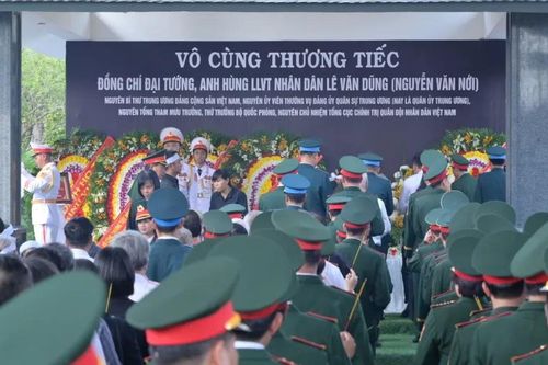 Đại tướng Lê Văn Dũng về với đất mẹ