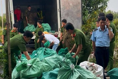 Hơn 4 tấn mỹ phẩm không rõ nguồn gốc chuẩn bị bán ra thị trường