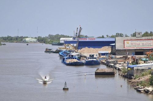 Sửa đổi quy định đóng bến cảng, cắt giảm điều kiện kinh doanh vận tải biển