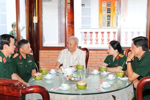 Đại tướng Lê Văn Dũng - Nhà lãnh đạo quân đội xuất sắc, giản dị, gần gũi