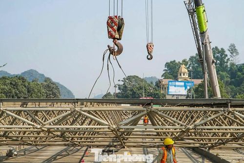 Tháo dỡ trạm thu phí trên quốc lộ qua Thanh Hóa