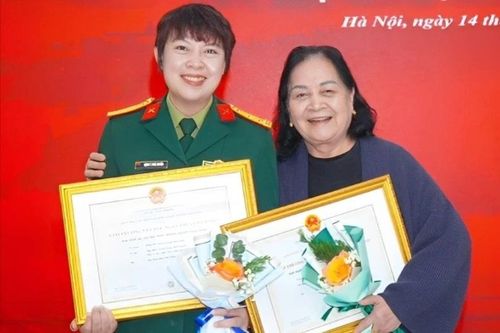 'Mưa đỏ' tiếp tục đoạt giải
