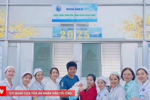 Cứu sống trẻ sơ sinh từ ca song thai hiếm gặp