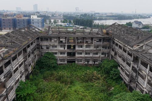 Cận cảnh bên trong ngôi trường bỏ hoang 8 năm ở TPHCM sắp tái khởi công