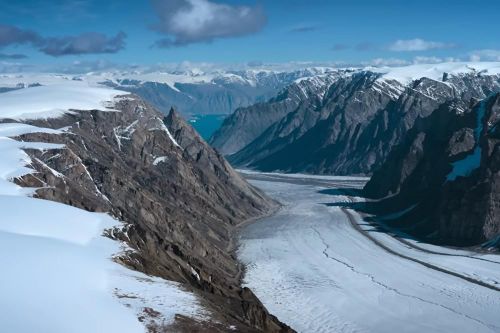 Nghị sĩ lưỡng đảng Mỹ trình dự luật cản ông Trump thâu tóm Greenland