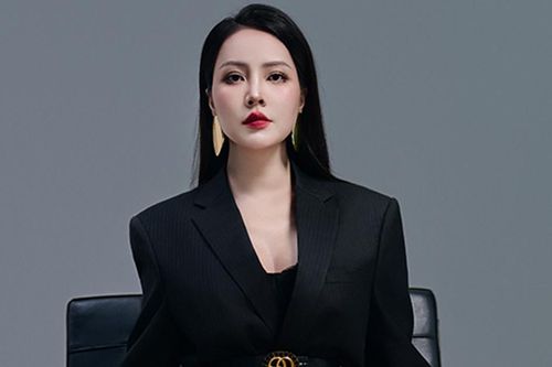 Hình ảnh khác lạ hiếm thấy của MC Thụy Vân VTV