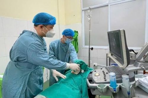Cứu người đàn ông 39 tuổi thoát nguy kịch do nhiễm trùng huyết từ áp xe gan