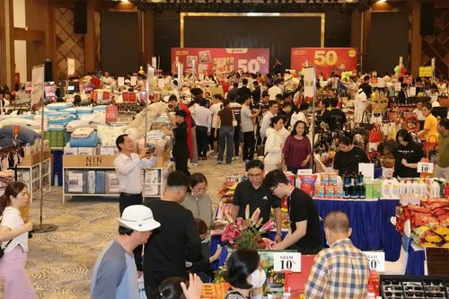 Cần Thơ: Khai mạc sự kiện khuyến mại hàng hiệu