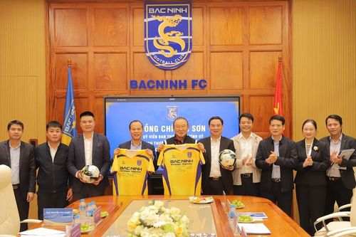 Phó Chủ tịch Thường trực UBND tỉnh Mai Sơn thăm và làm việc với Công ty Cổ phần Bóng đá Bắc Ninh