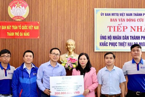 Ủy ban MTTQ Việt Nam thành phố Đà Nẵng tiếp nhận 200 triệu đồng để hỗ trợ khắc phục thiệt hại thiên tai