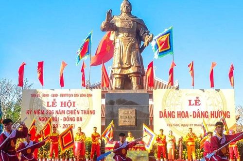Nhân dân luôn kính ngưỡng anh hùng dân tộc
