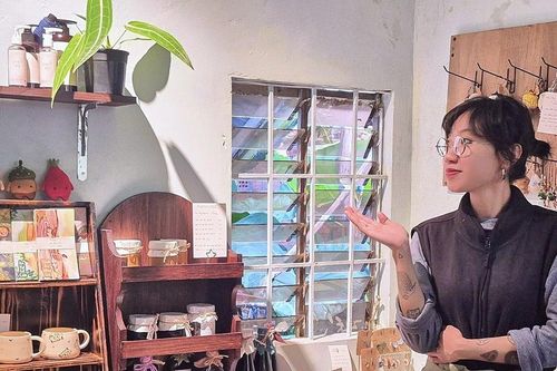 Độc đáo quán cà phê ký gửi đồ handmade ở phố núi