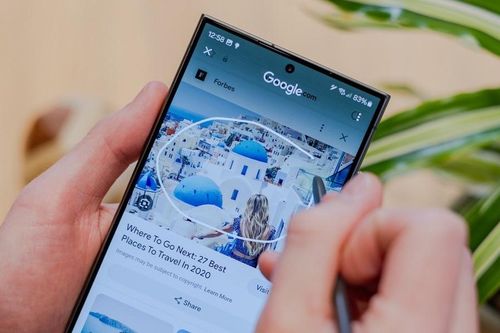 Samsung dự kiến sản xuất gấp đôi smartphone hỗ trợ AI trong năm 2026