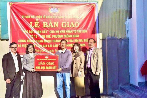 Bàn giao nhà Đại đoàn kết cho hộ khó khăn tại phường Thống Nhất