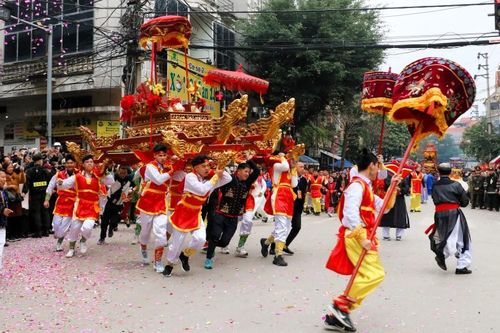 Giữ gìn lễ hội, mở lối du lịch