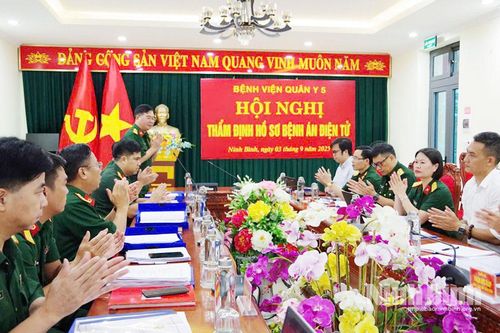 Đẩy mạnh ứng dụng công nghệ thông tin, chuyển đổi số, nâng cao chất lượng khám, chữa bệnh ở Bệnh viện Quân y 5