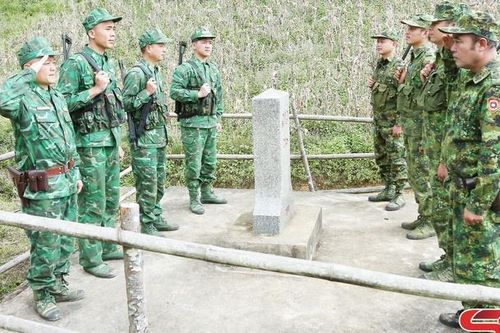 Giữ vững đường biên, mốc giới