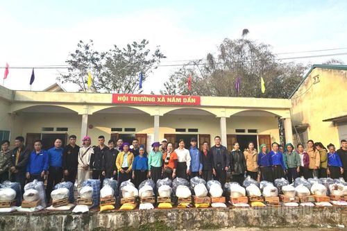 Chương trình 'Đông ấm' tại xã Nấm Dẩn