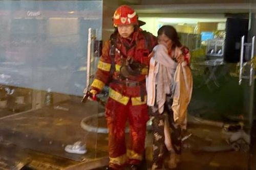 Tạm giữ nghi can đốt nhà nghỉ ở Hà Nội, cảnh sát giải cứu nhiều nạn nhân