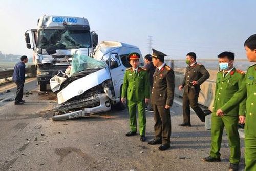 Xác định nguyên nhân ban đầu vụ tai nạn trên cao tốc làm 4 người chết, 5 người bị thương