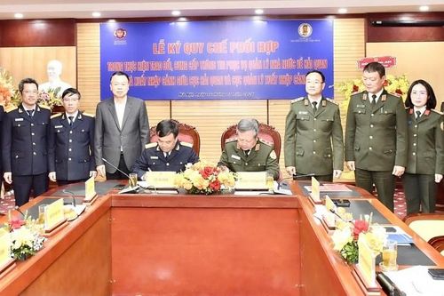 Hải quan ký quy chế đẩy mạnh chuyển đổi số, tạo thuận lợi qua cửa khẩu